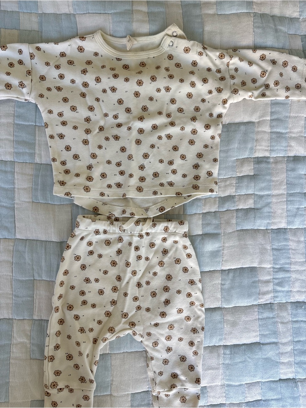 Quincy Mae Cream Daisy long sleeve with pants set